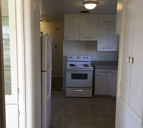 5th image of 1625 Custer Ave