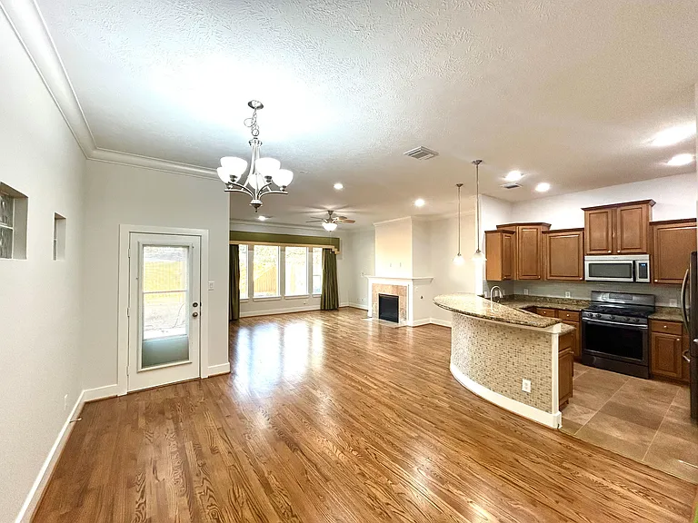 5127 Oasis Park — Photo 2