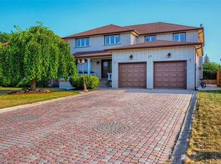 16 Vogue Ct, Hamilton, ON L8E 4T3