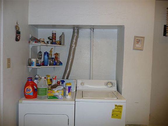 5th image of 818 Berkley Ave