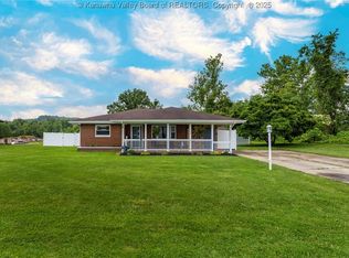 126 Hagley Dr, Lesage, WV 25537