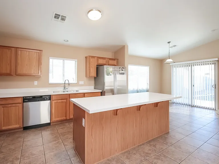 39670 N Kristy Ln — Photo 4