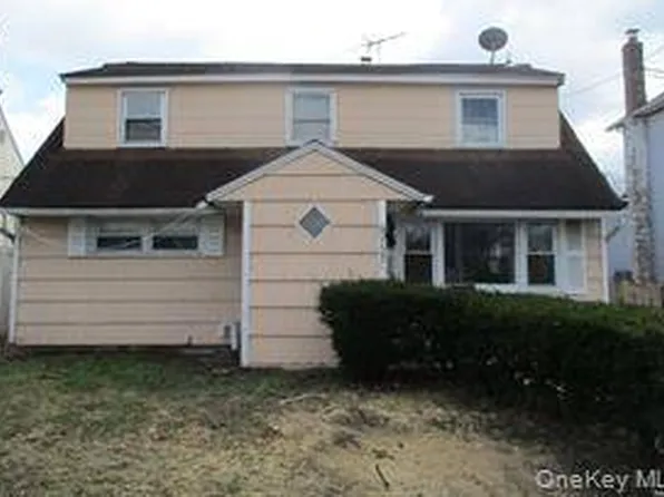 323 Peninsula Blvd, Cedarhurst, NY 11516