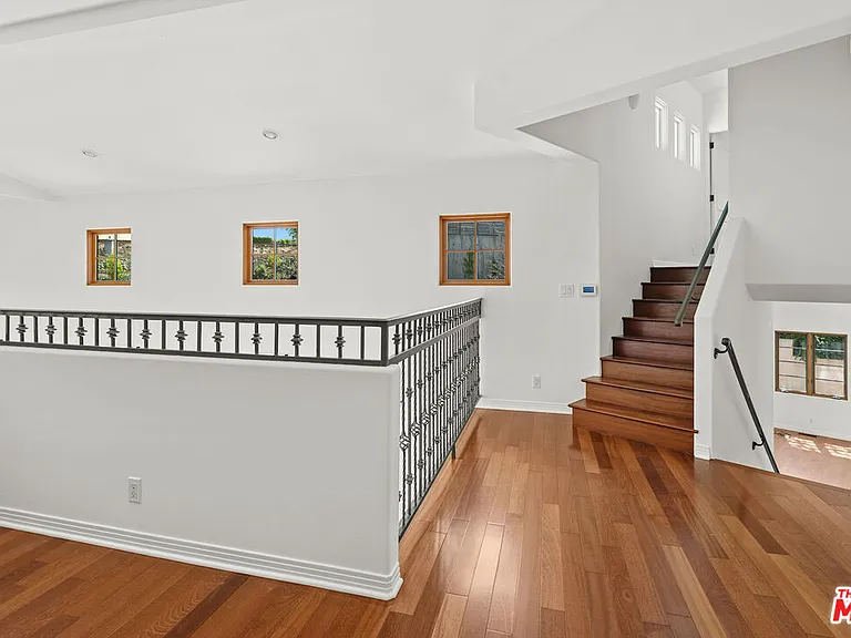 16820 W Sunset Blvd — Photo 23