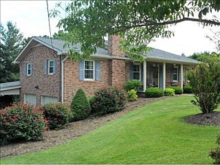 2nd image of 2206 Lakeland Dr