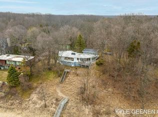 6039 Lakeshore Dr, West Olive, MI 49460