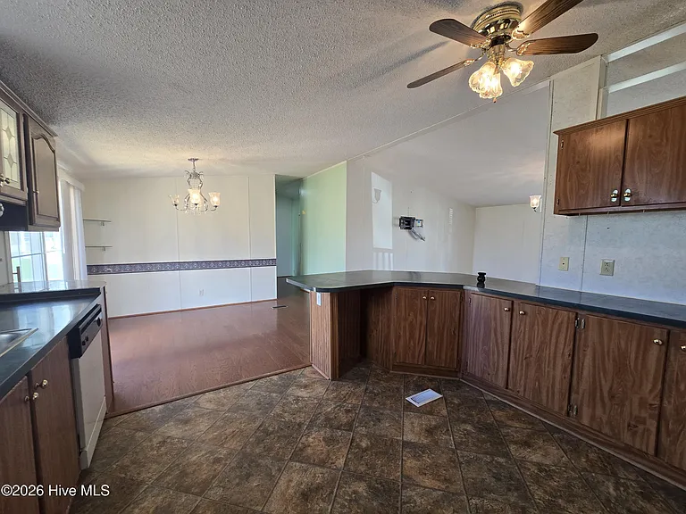 432 Woodville Rd — Photo 5