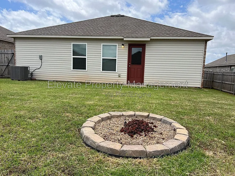 1357 Dustin Dr — Photo 22