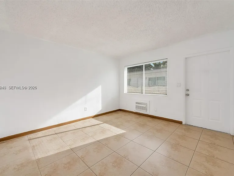 932 Moffett St #6 — Photo 12