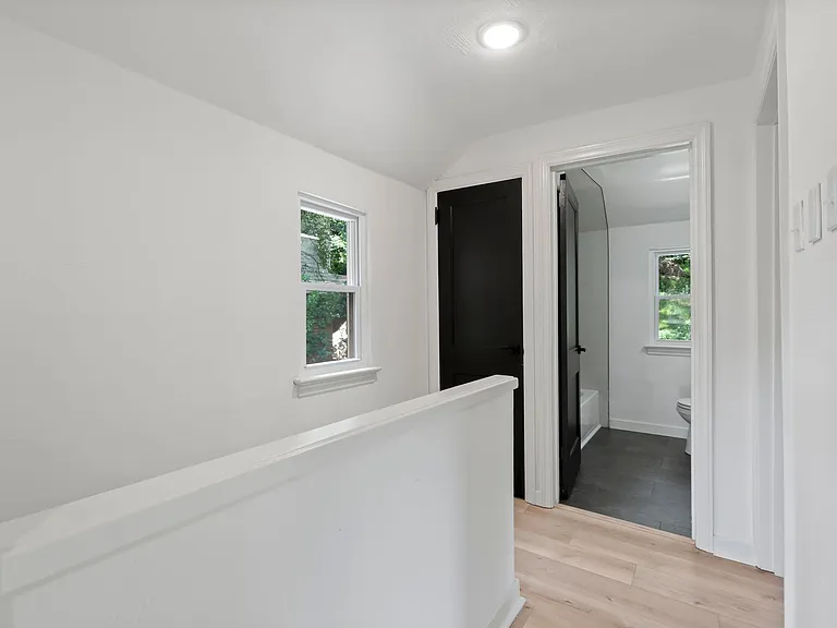 2179 Vantine St — Photo 14