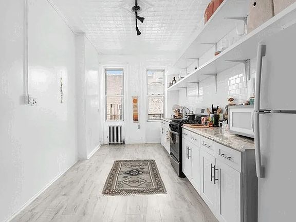 2nd image of 181 Irving Ave #Mf