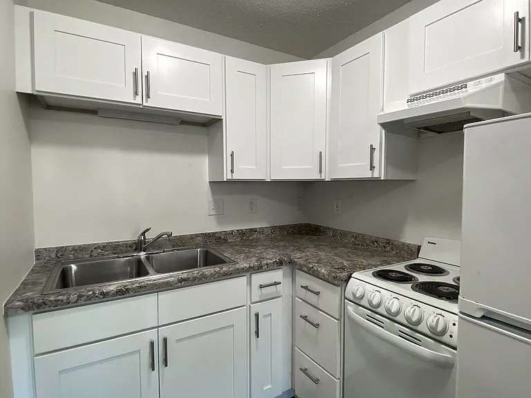 Erickson Apartments — Photo 2