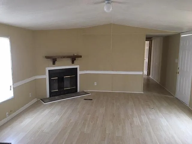 3 bed, 1300 sqft, $1,600 — Photo 3