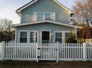 17 Mott St, Patchogue, NY 11772