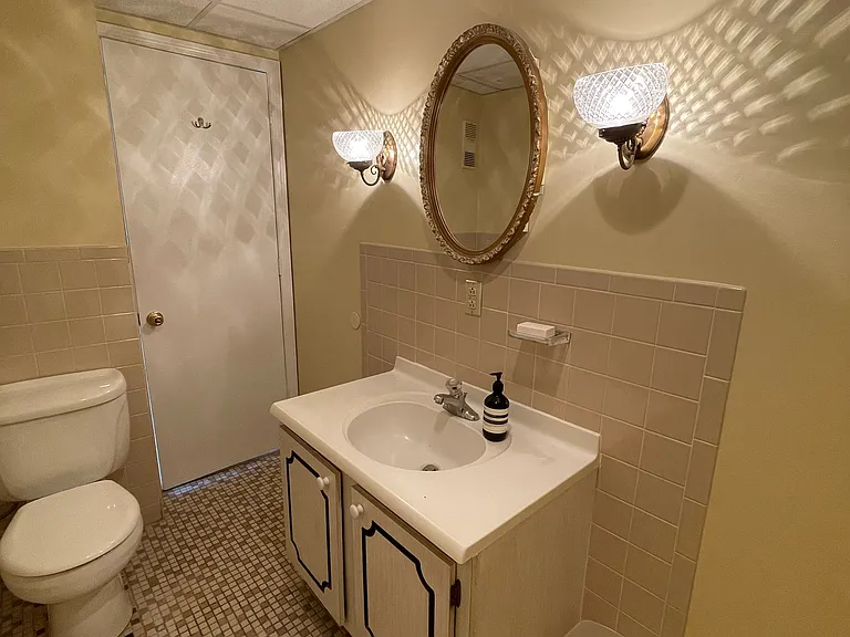 900 N Broom St #26 — Photo 9
