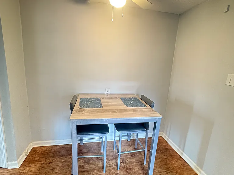 532 Wiltshire Blvd #C — Photo 5