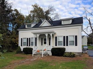1039 N Pleasant St APT 3, Amherst, MA 01002