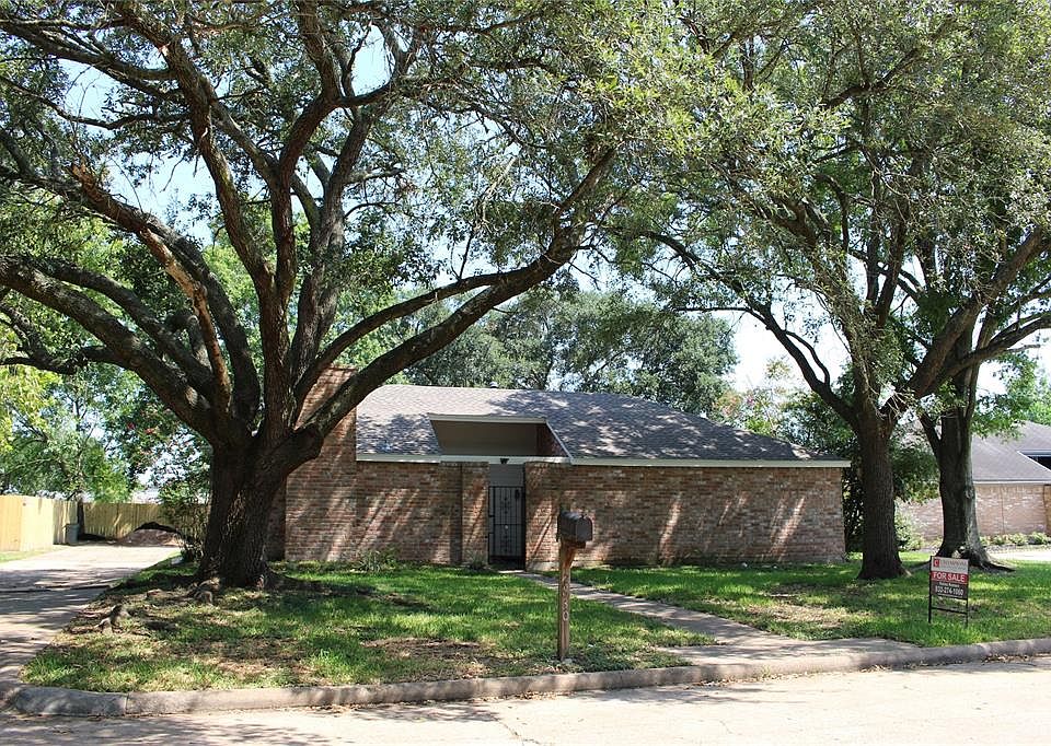 1st image of 2830 Meadowcreek Dr