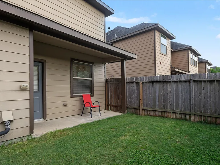 8403 Columbia Forest Dr — Photo 22