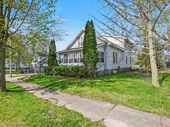 215 N Division Ave, Fremont, MI 49412
