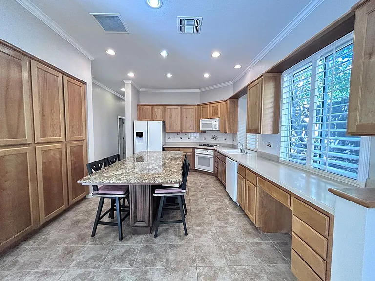 4015 Avellano Dr — Photo 4