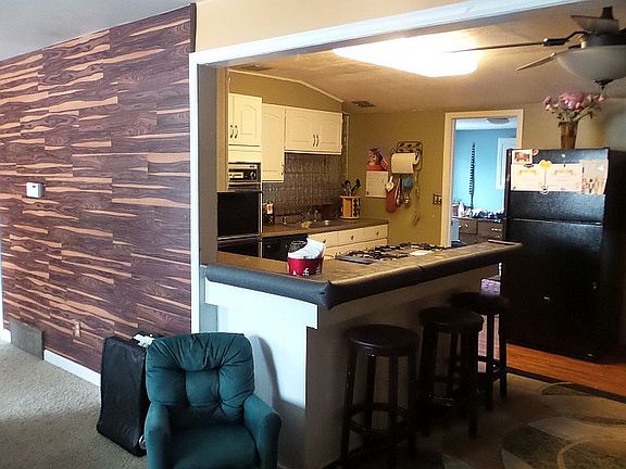 4th image of 10424 Root River Dr