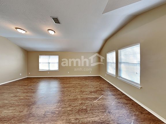 5th image of 1914 Majestic Ln