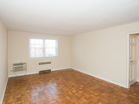 4th image of 4366 N Pershing Dr