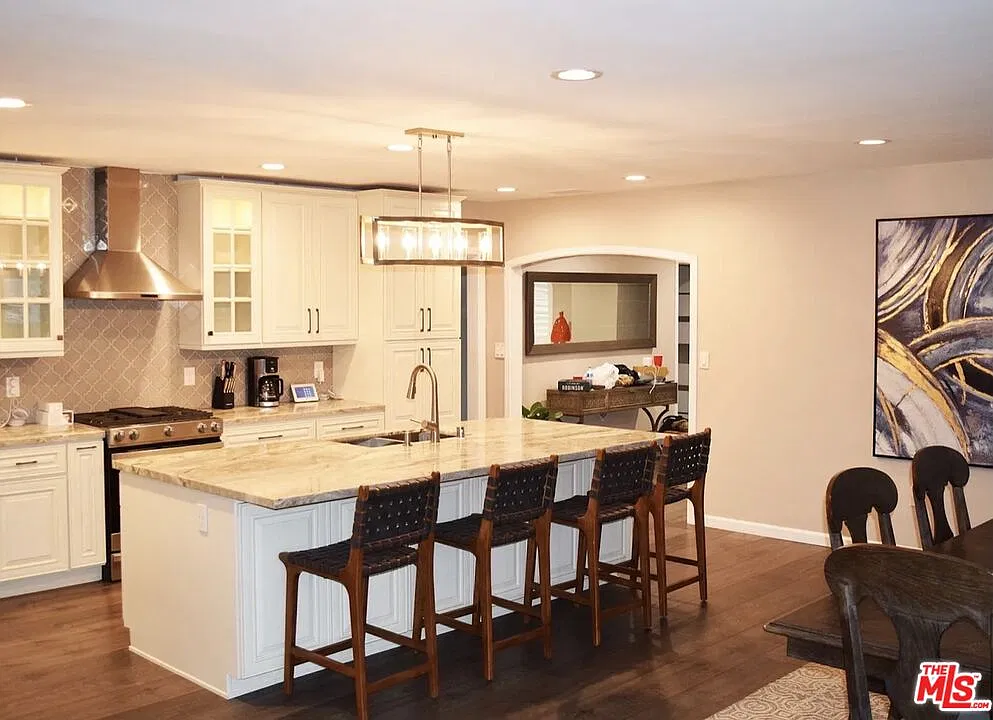 4 bed, 3.0 bath, 2149 sqft, $5,500 — Photo 1