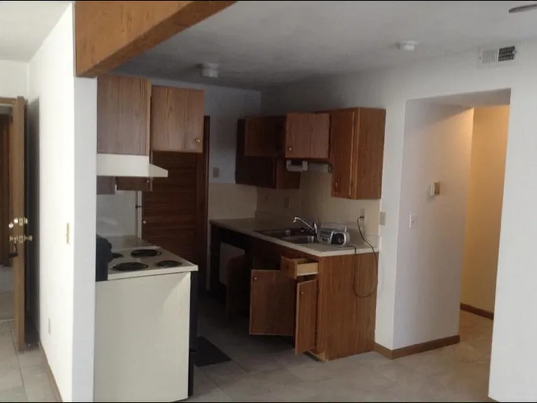 631 Vicksburg Dr #J — Photo 4