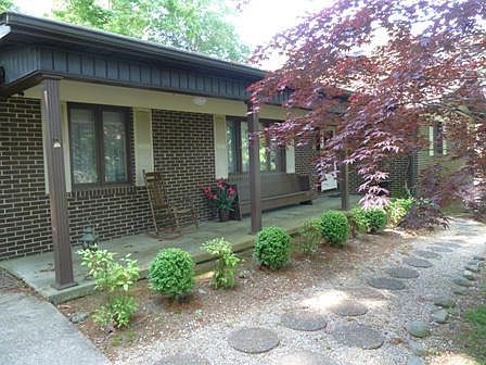 4th image of 6732 Bonneville Dr