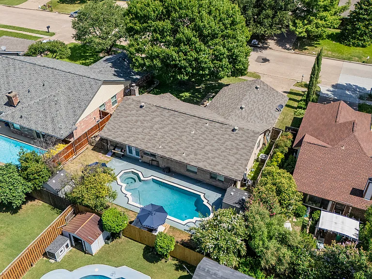 2445 Claremont Dr — Photo 53