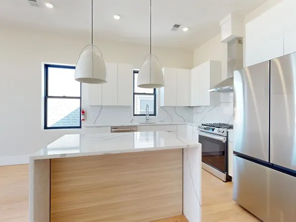 220 Freeman Avenue image 8 of 30