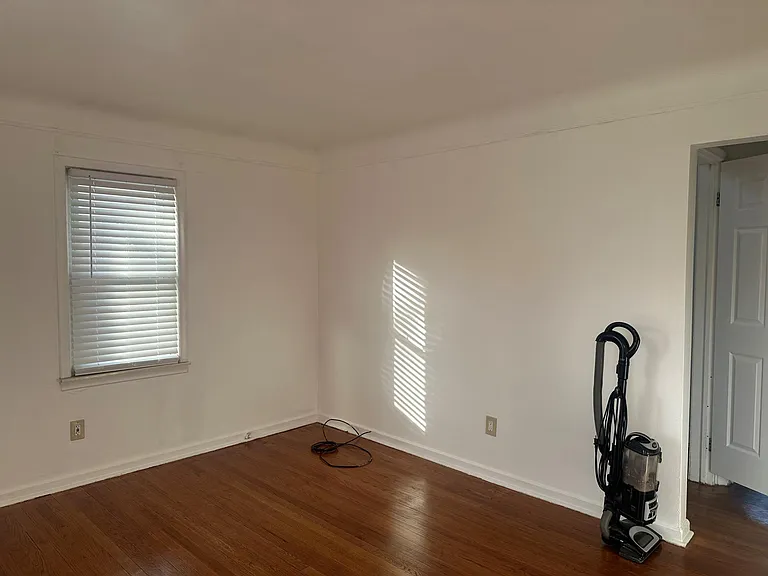 609 Arlington St — Photo 3