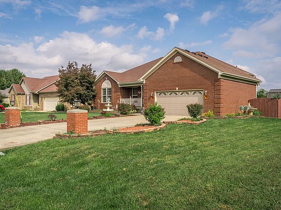 3rd image of 210 Erin Cir