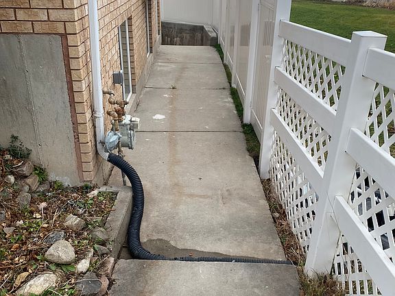 4th image of 7401 Foothill Dr #1
