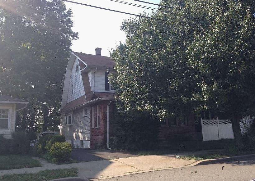 2nd image of 350 N 8th St
