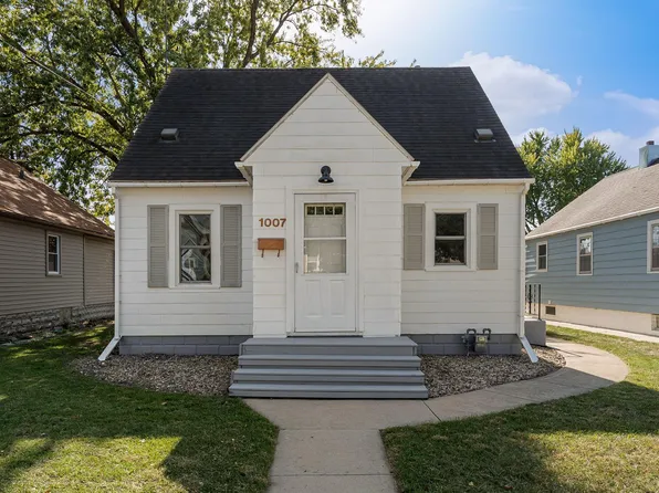 1007 11th Ave SW, Austin, MN 55912