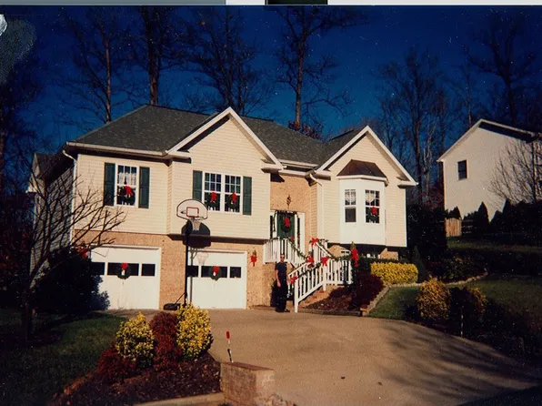 52 Lawhorn Rd, Stafford, VA 22554