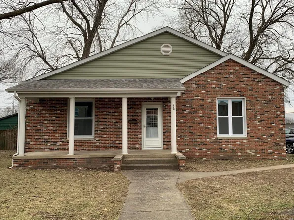 770 Franklin St, Carlyle, IL 62231
