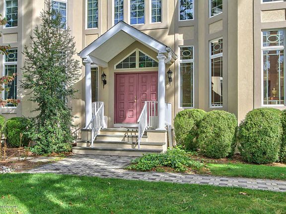 4th image of 2215 Arvell St