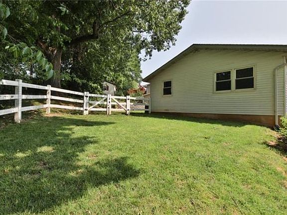 5th image of 1433 Winston Cir