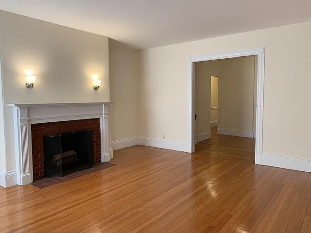 504 Beacon St — Photo 3