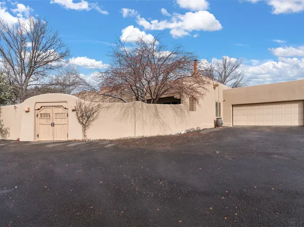 2 Blanket Flower Cir, Santa Fe, NM 87506