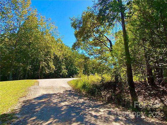 3rd image of 91 Ponderosa Rd