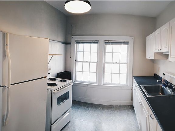 4th image of 91 Lancaster Ave #2