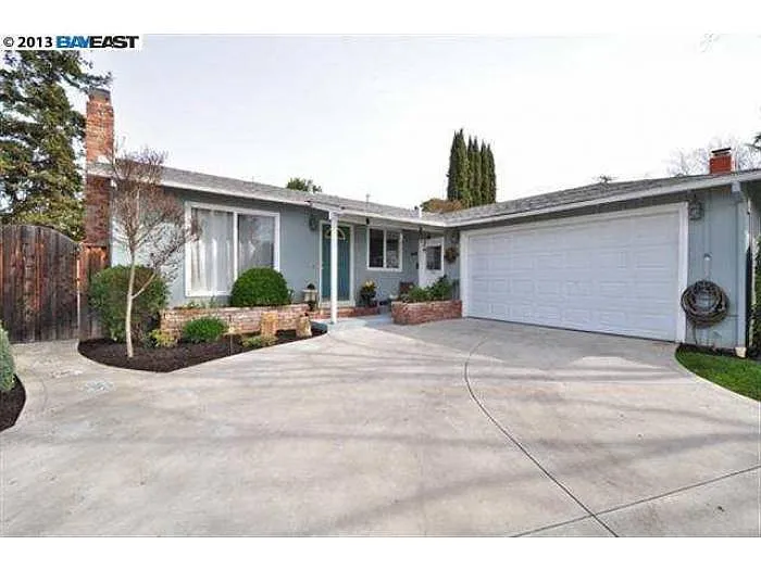 2962 Kelly St photo 1