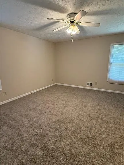 6683 Homestead Rd — Photo 12