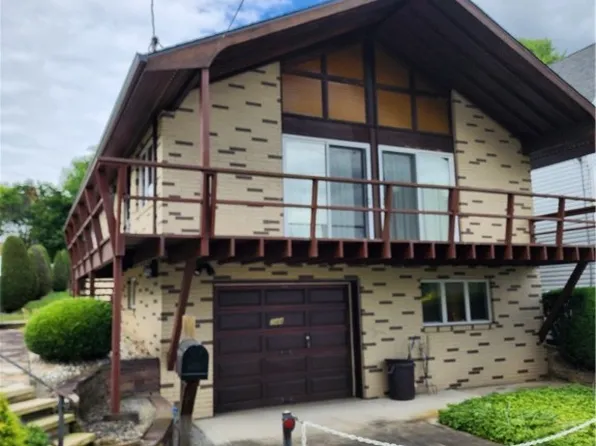 244 7th St, California, PA 15419