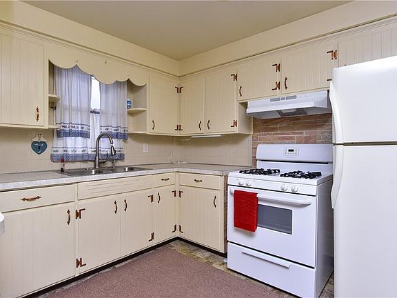 2nd image of 1602 Chattanooga Ave